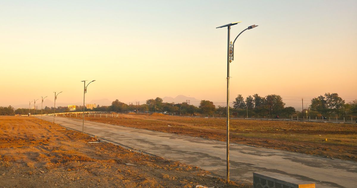 Decorative Solar Street Light Installation in Nashik – Xera Tech LED Lighting in Nashik, Maharashtra