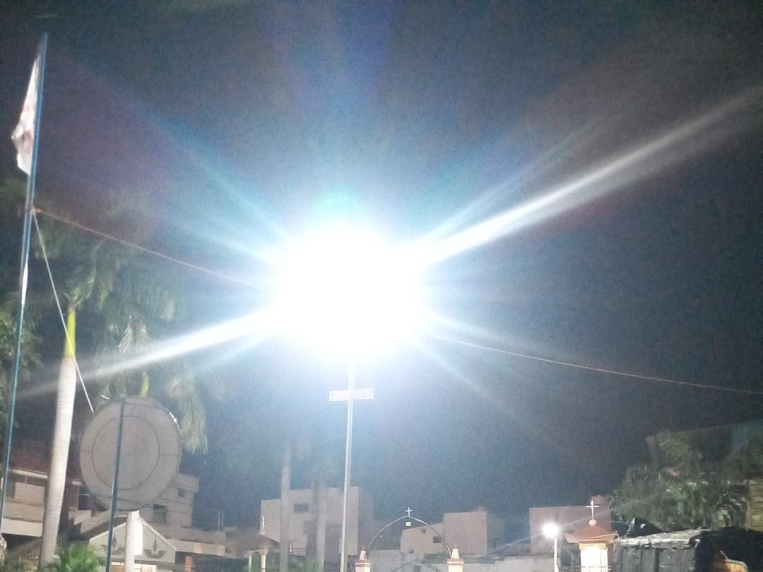 Solar Highmast light system thumbnail 3