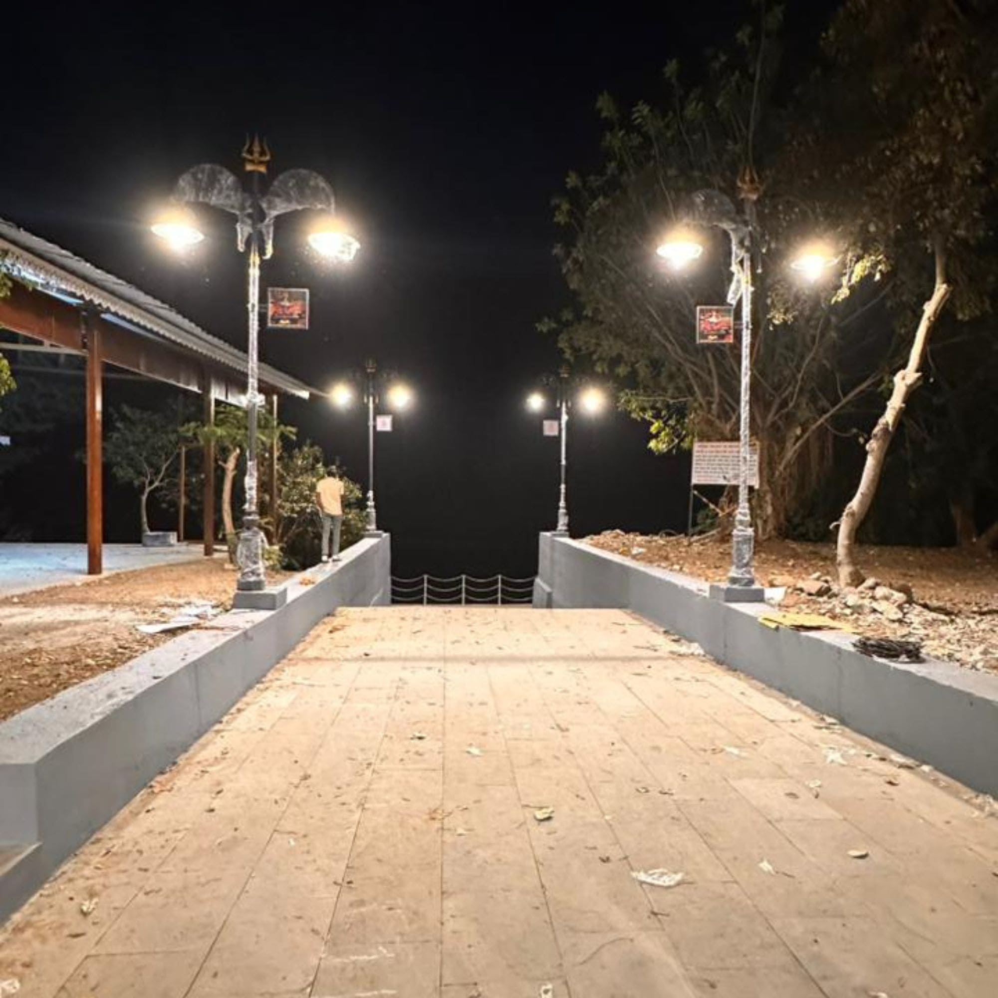 Trishul theme Decorative Street Light at Shree Rameshwar Temple thumbnail 8
